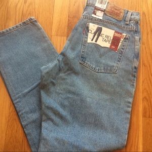 Misses Levi’s High Rise 550 MOM Jeans
